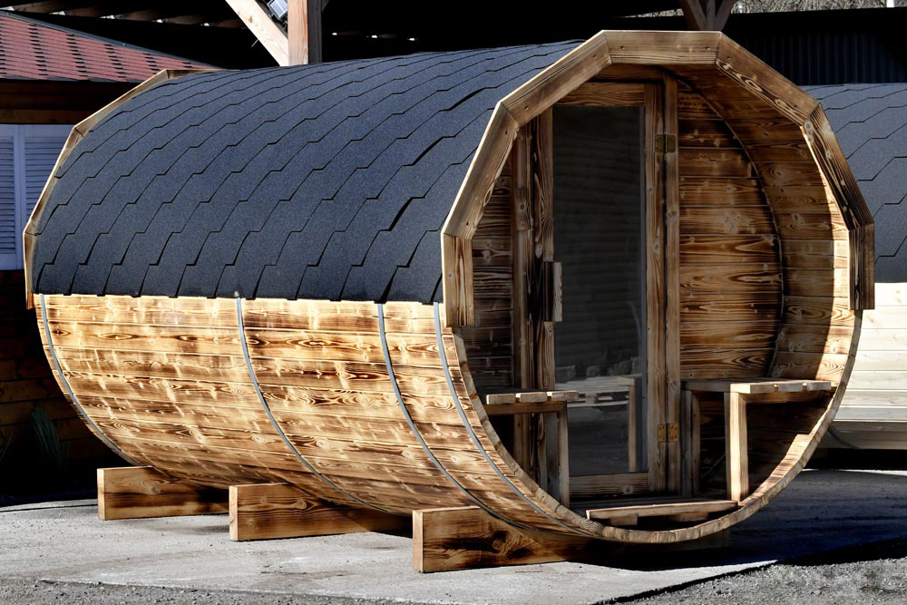 350-produktova sudová sauna 350cm s predsieňou a terasou pohľad z predného boku